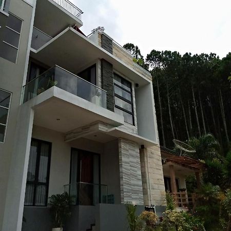 Villa Valencia Batu  Exterior foto