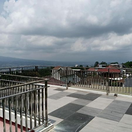 Villa Valencia Batu  Exterior foto