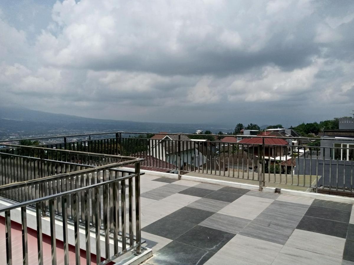 Villa Valencia Batu  Exterior foto